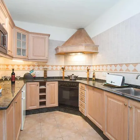 Villa Puerto Del Carmen Sleeps 8 Air Con Wifi